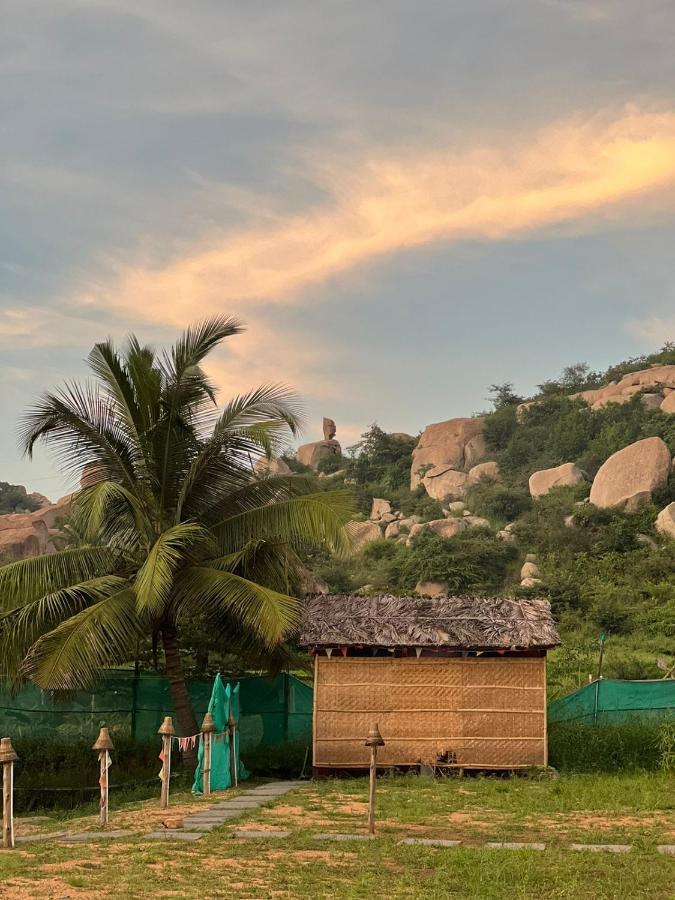 Banana Tree Home Stay Hampi Bagian luar foto