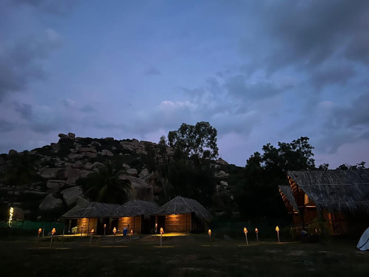 Banana Tree Home Stay Hampi Bagian luar foto