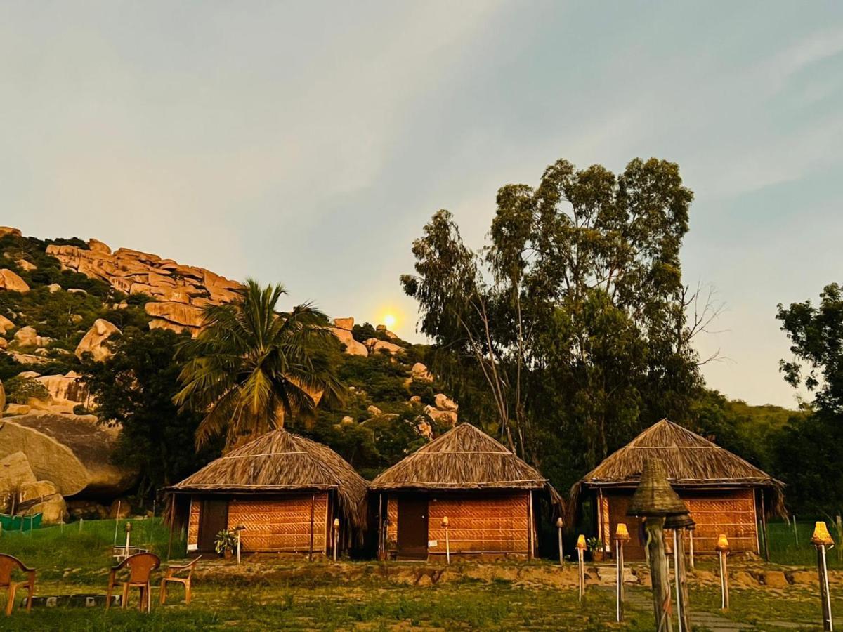 Banana Tree Home Stay Hampi Bagian luar foto