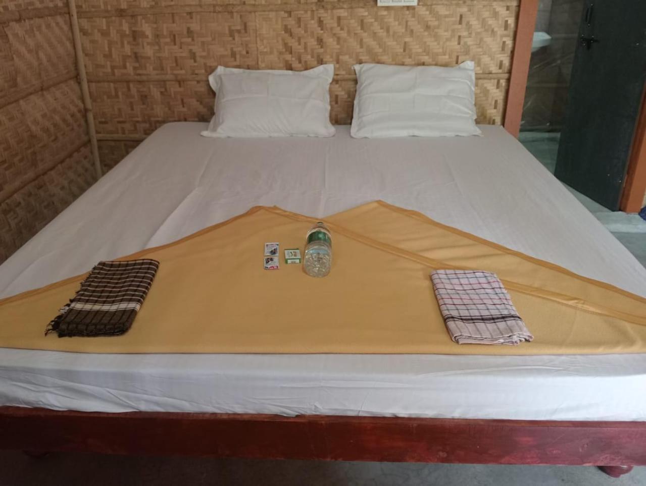 Banana Tree Home Stay Hampi Bagian luar foto