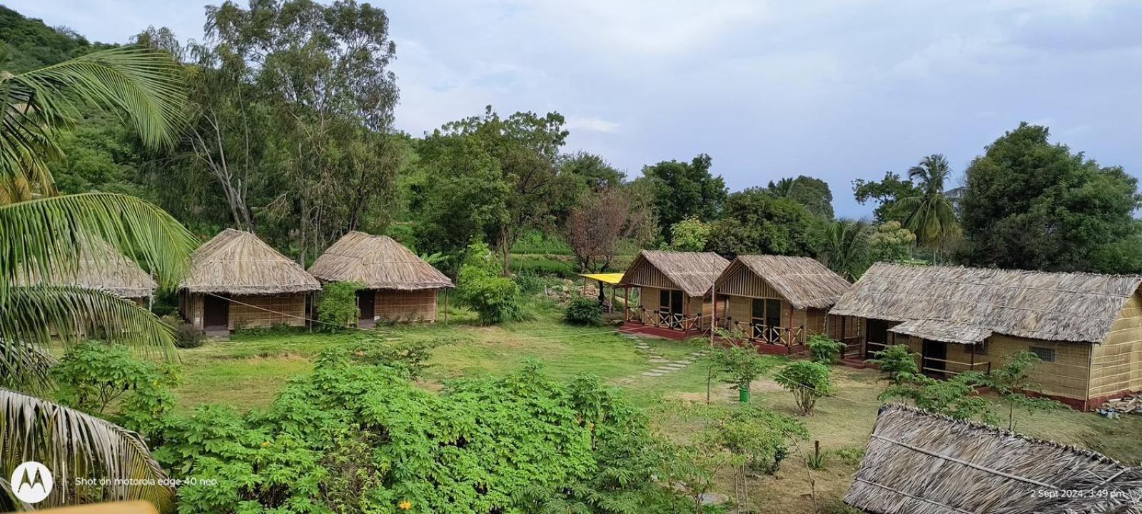 Banana Tree Home Stay Hampi Bagian luar foto