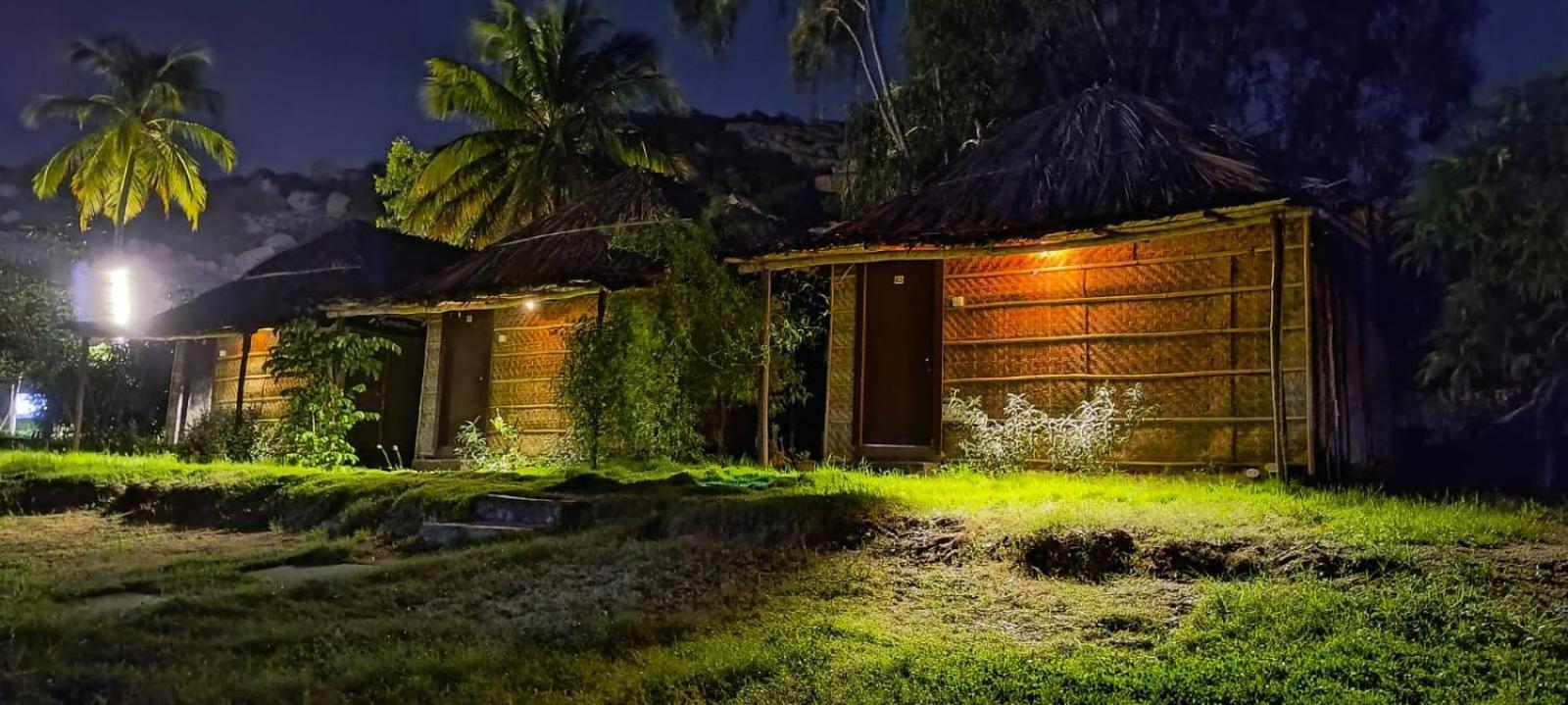 Banana Tree Home Stay Hampi Bagian luar foto