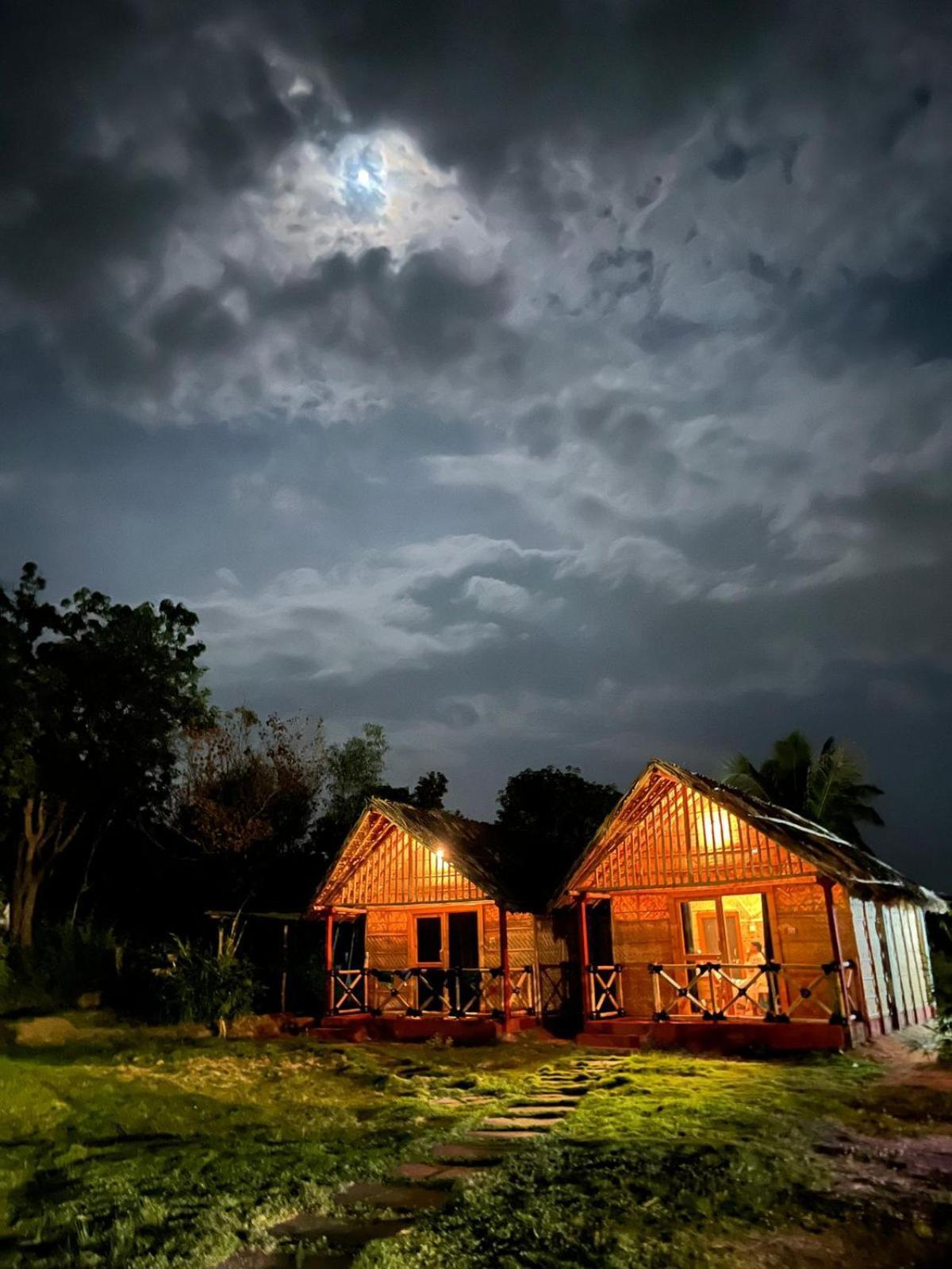 Banana Tree Home Stay Hampi Bagian luar foto